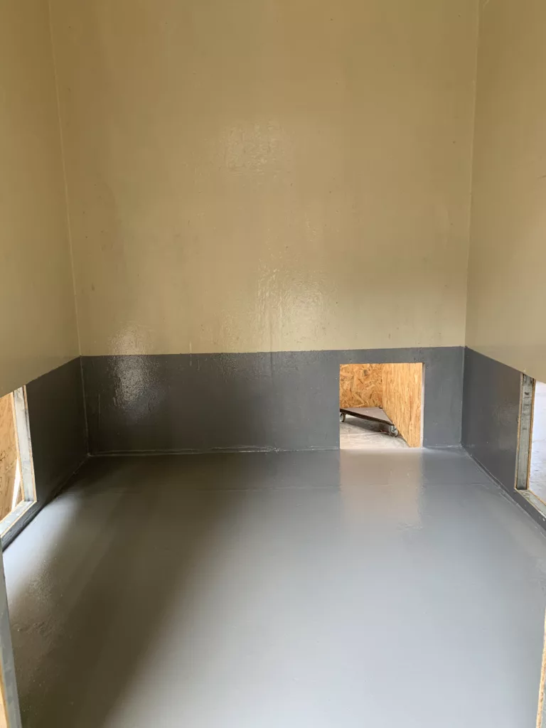 revêtement de toilettes sèches en bois